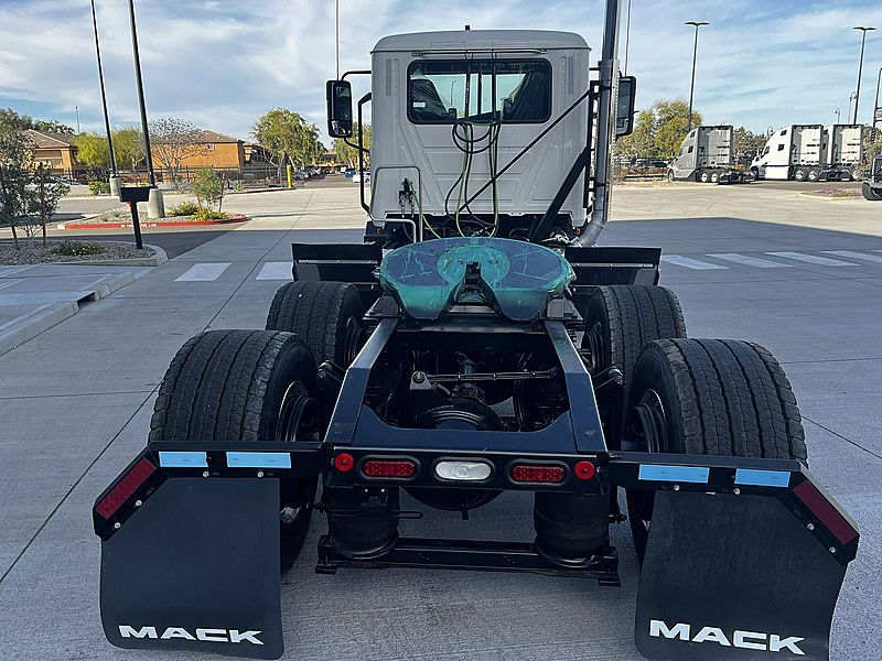 2026 Mack ANTHEM 64T