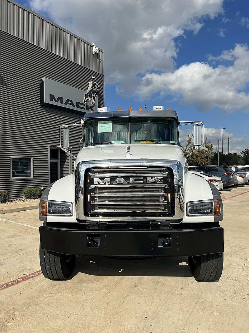 2026 Mack GR64F