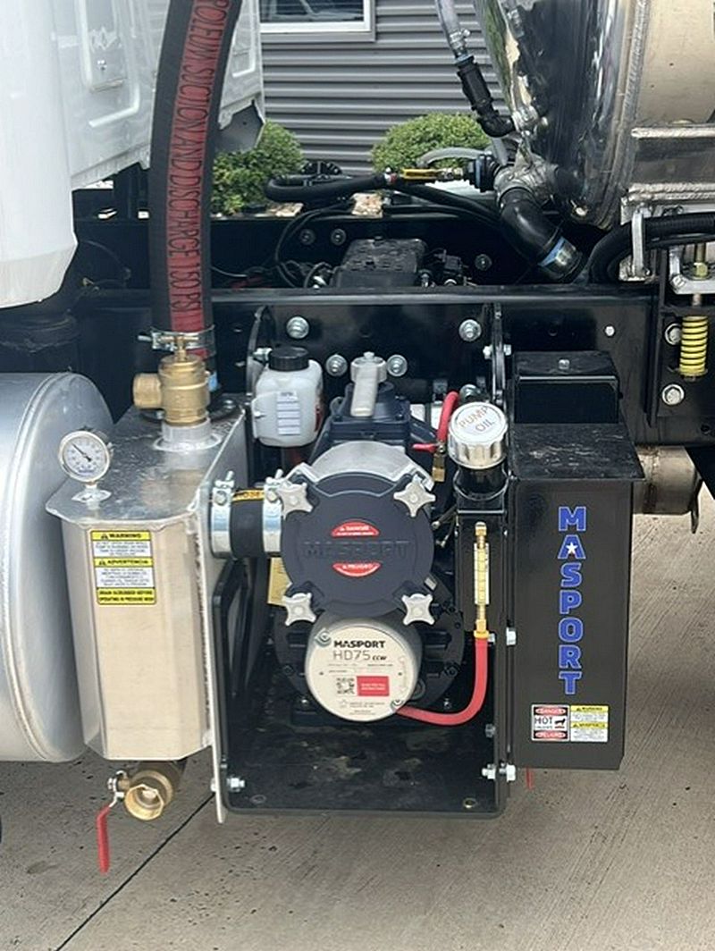 2027 Mack MD642