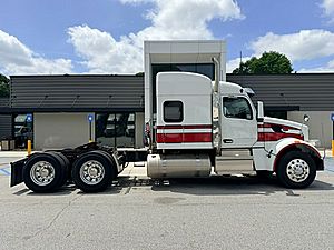 2022 Peterbilt 567 - Sleeper Truck