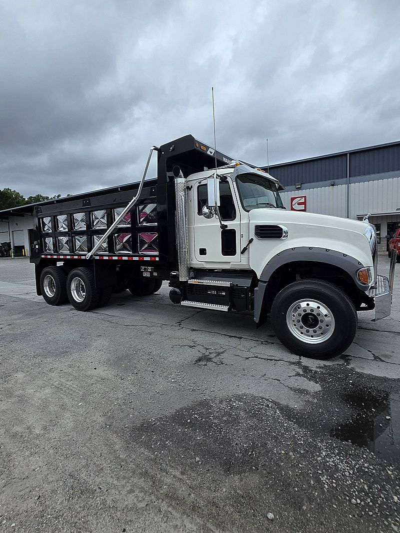 2026 Mack GRANITE 64FR