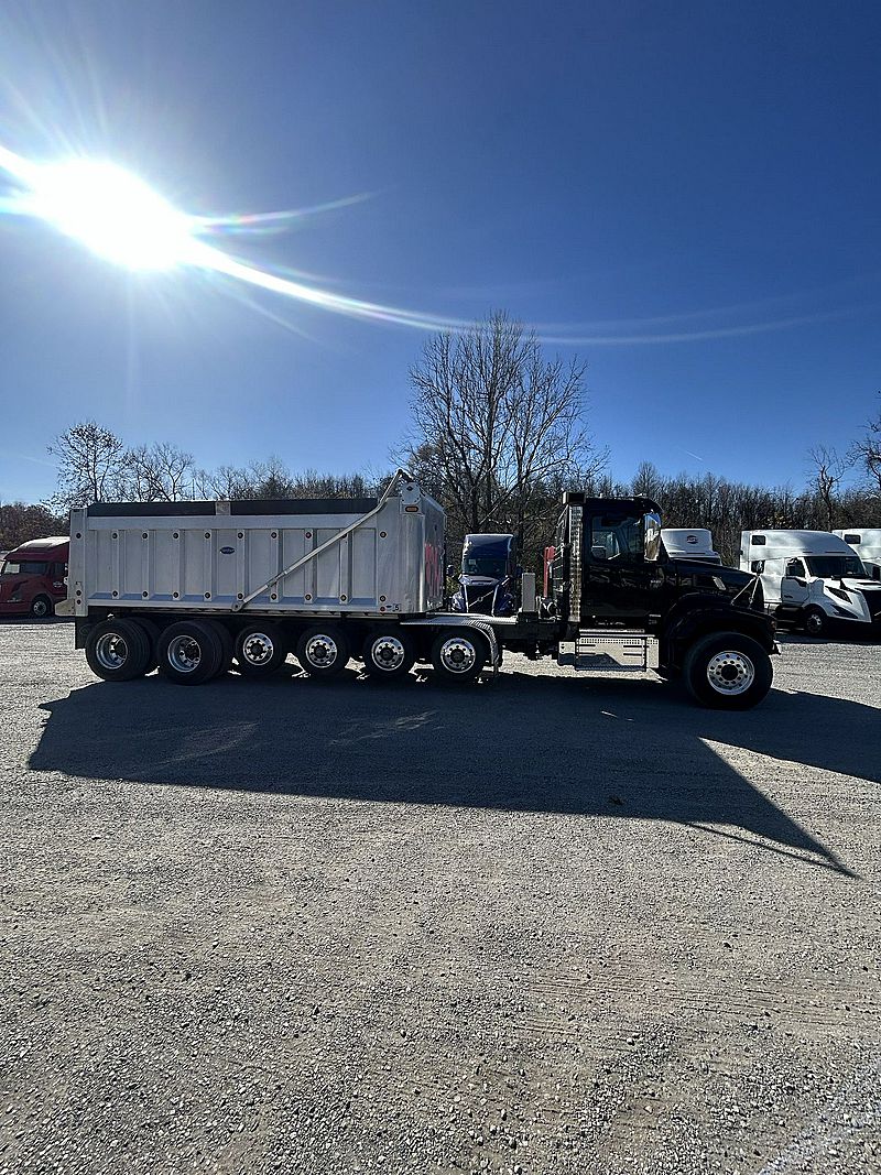 2024 Volvo VHD