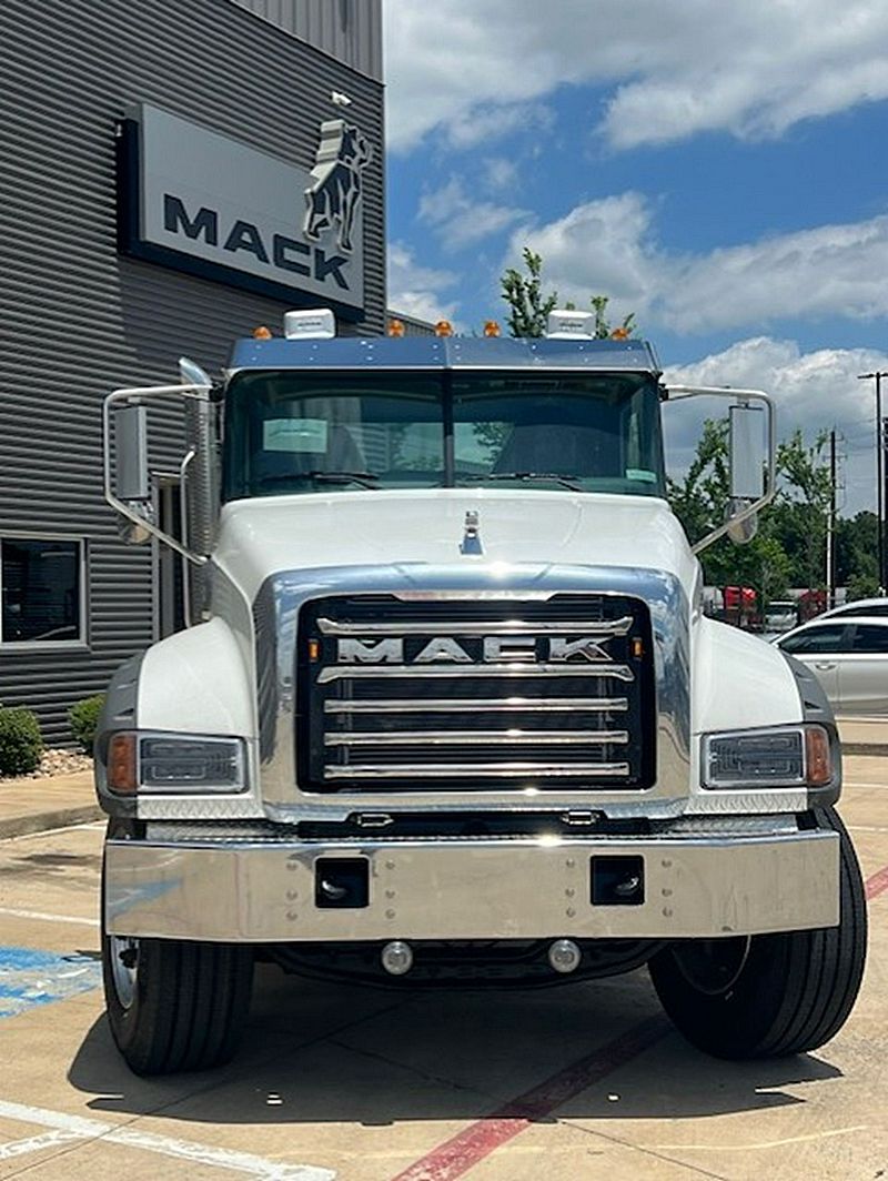 2027 Mack GR64F
