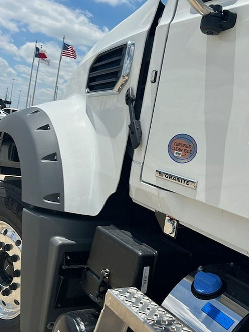 2027 Mack GR64F