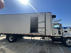 2025 Mack MD642 - Refrigerated Trailer