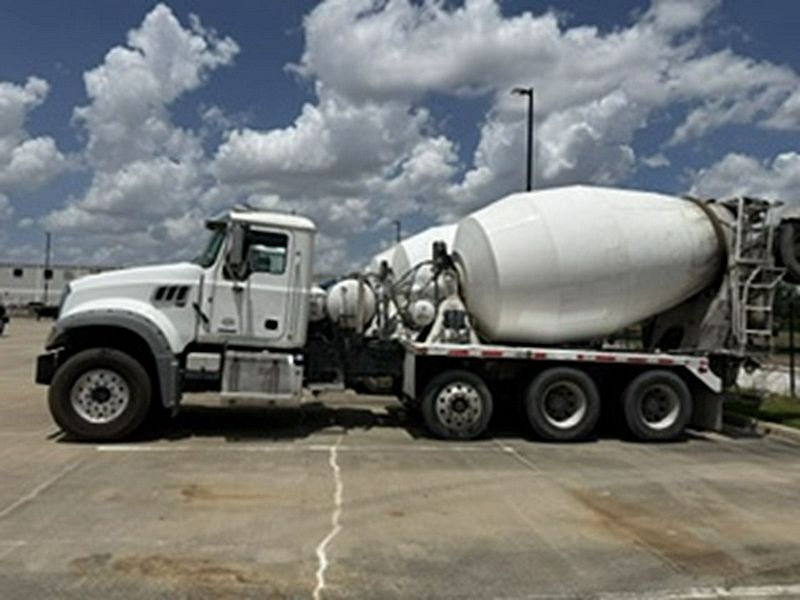2019 Mack GR64F