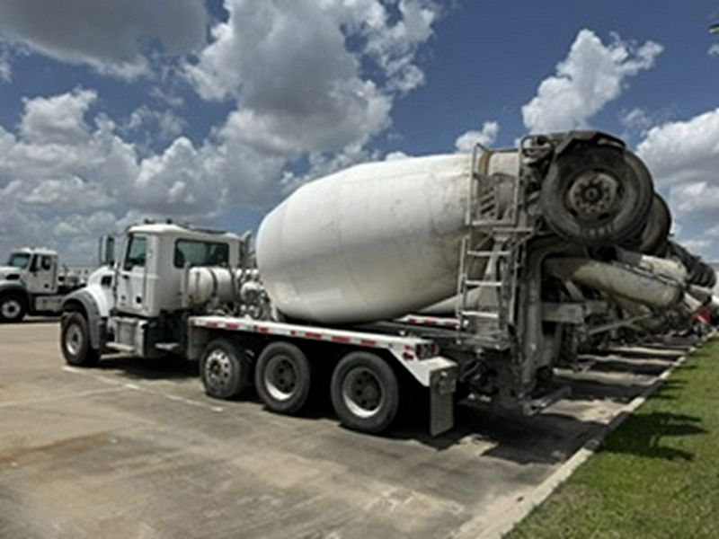 2019 Mack GR64F