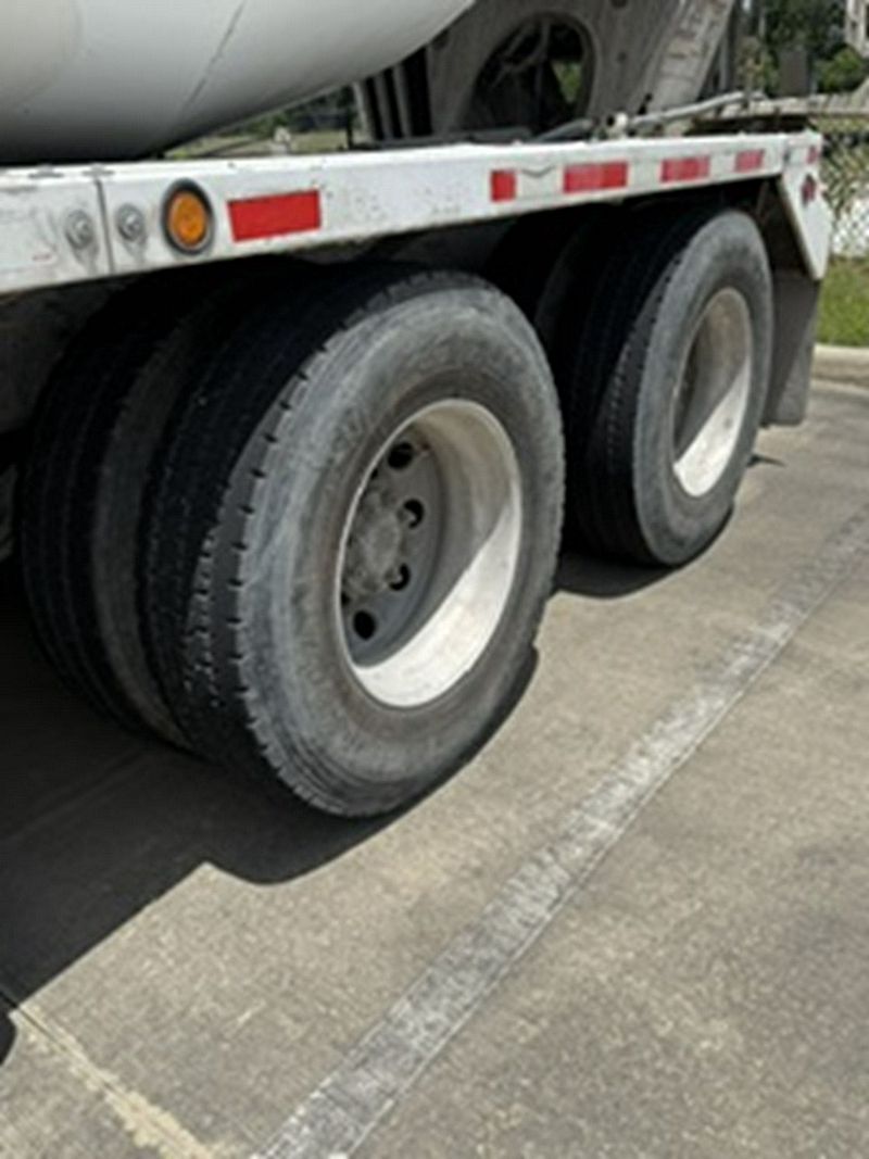 2019 Mack GR64F