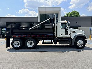 2018 Mack Granite GU713 - Dump Truck