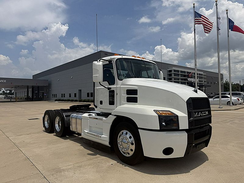 2020 Mack ANTHEM 64T