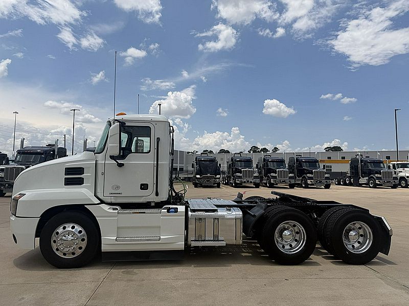 2020 Mack ANTHEM 64T