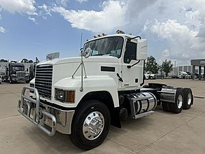 2020 Mack PIN64T - Day Cab