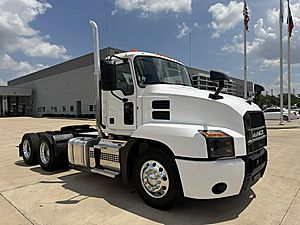 2019 Mack Anthem - Day Cab