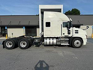 2020 Mack Anthem - Sleeper Truck