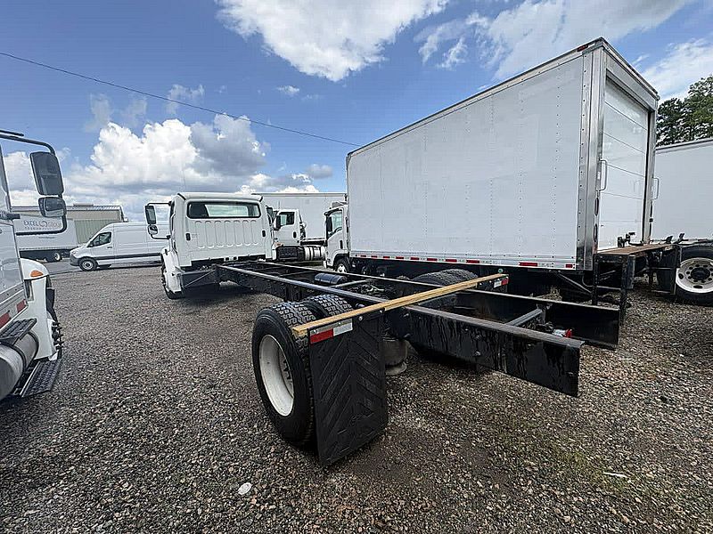 2019 Freightliner M2 106