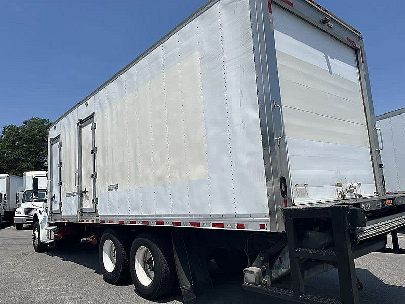2019 Freightliner M2 106