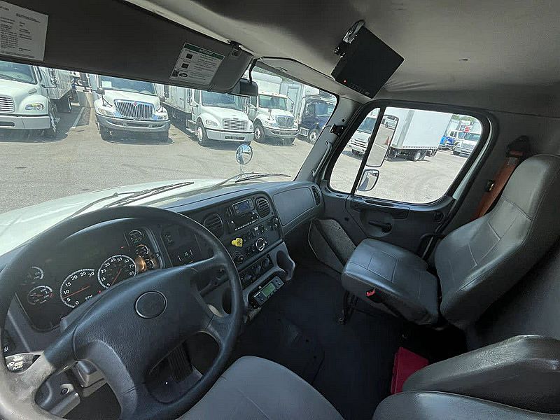2019 Freightliner M2 106