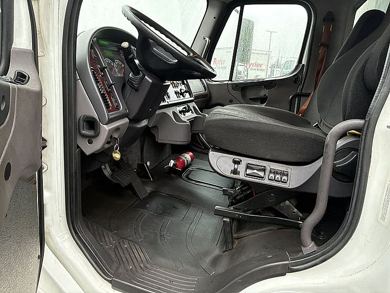2020 Freightliner M2 106