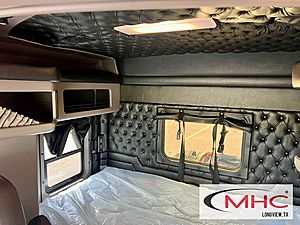 2027 Kenworth W900L