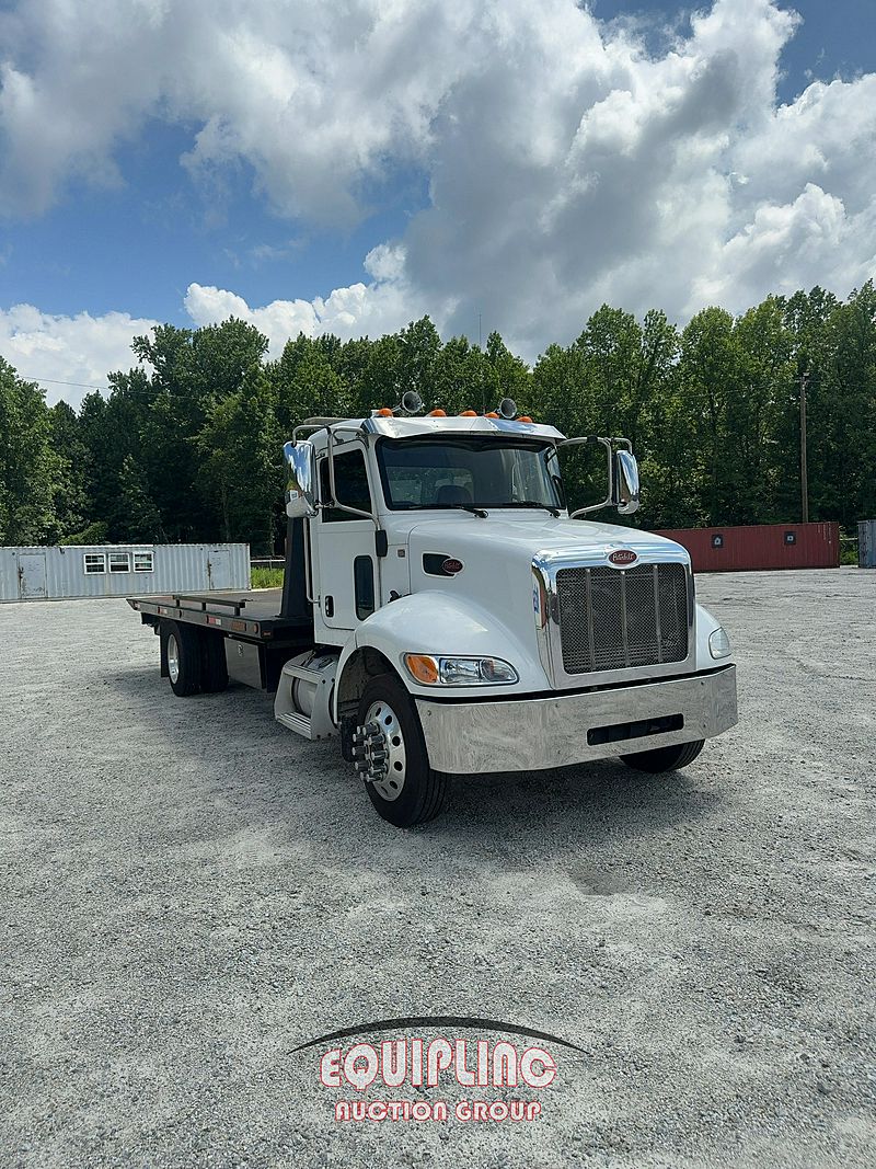 2019 Peterbilt 337