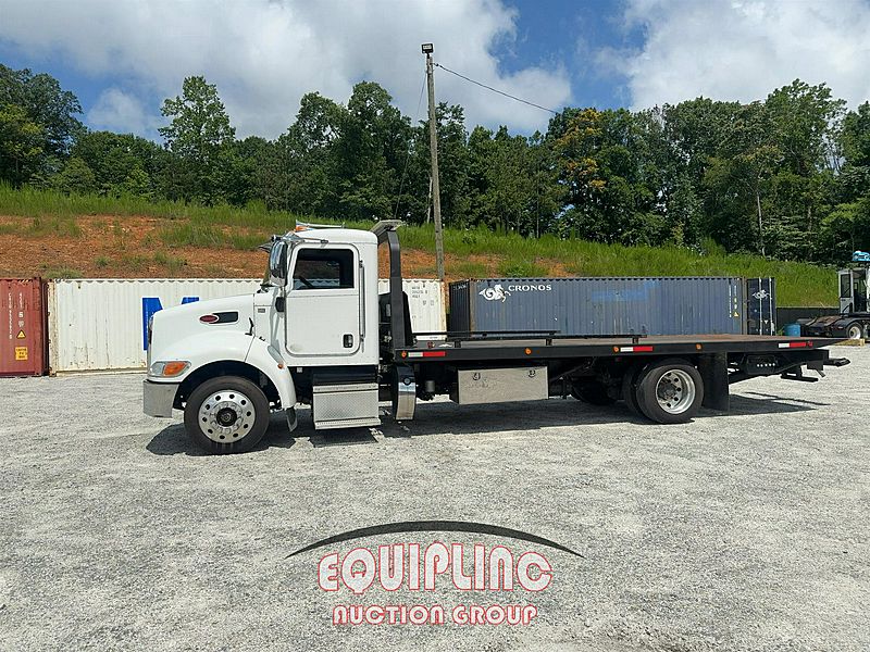 2019 Peterbilt 337