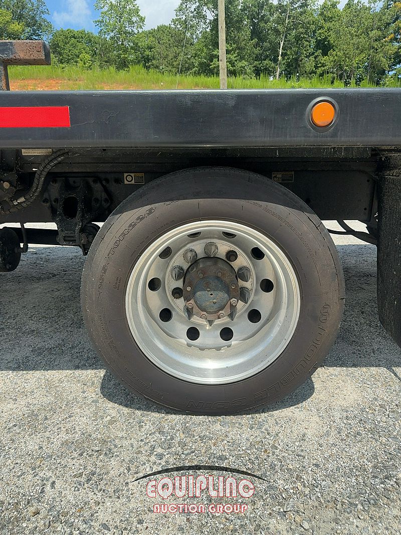 2019 Peterbilt 337