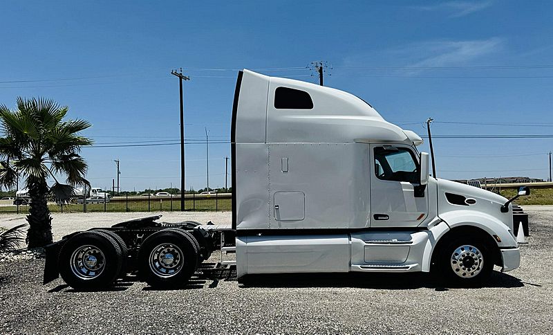 2022 Peterbilt 579