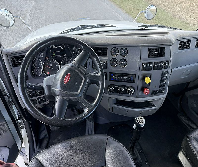2015 Peterbilt 567