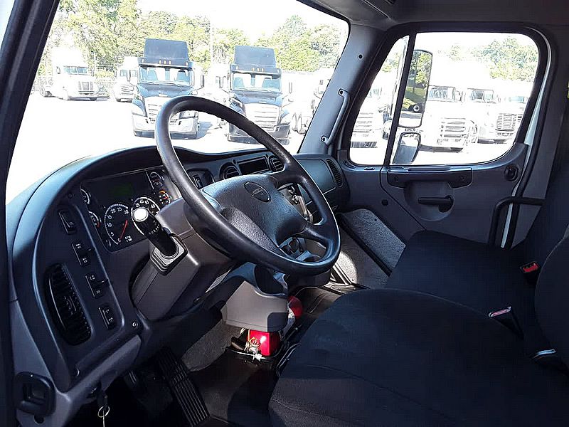 2020 Freightliner M2 106