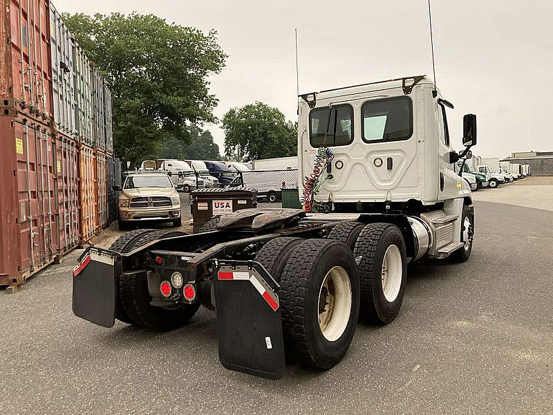 2019 Freightliner CASCADIA 125