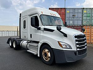 2020 Freightliner Cascadia - Sleeper Truck