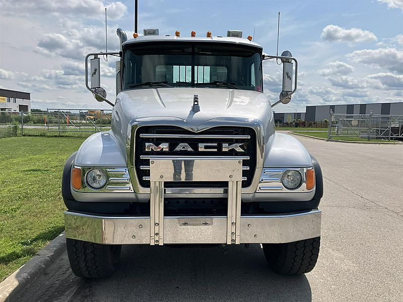 2005 Mack Granite