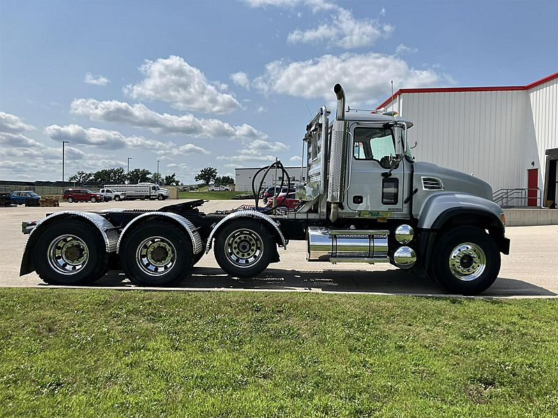 2005 Mack Granite