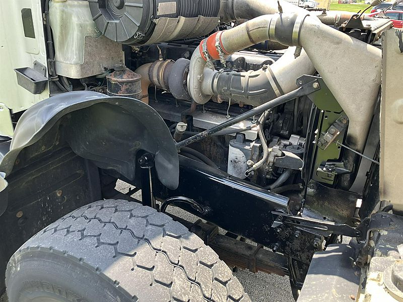 2005 Mack Granite