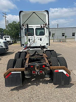 2017 Freightliner CASCADIA 113