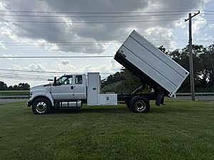 2017 Ford F-750 - Chipper
