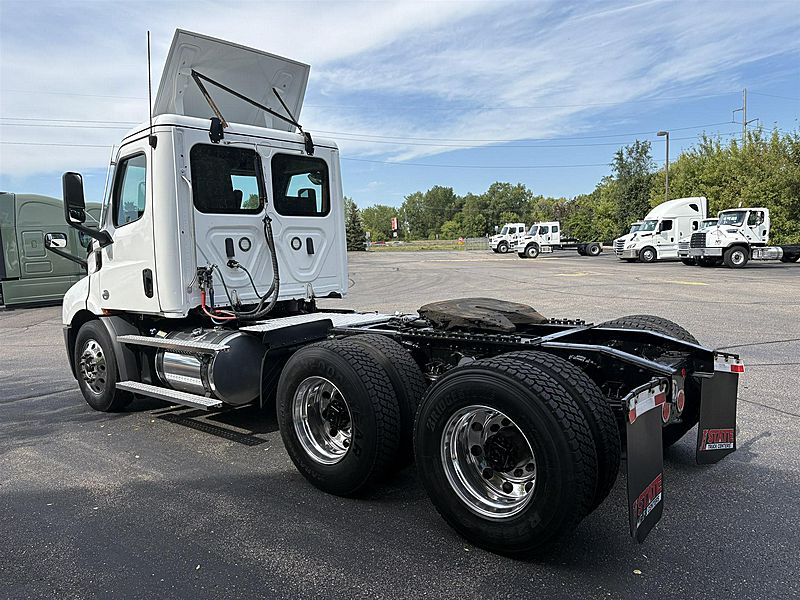2022 Freightliner PE116DC