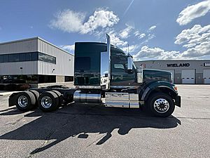 2027 International HX520