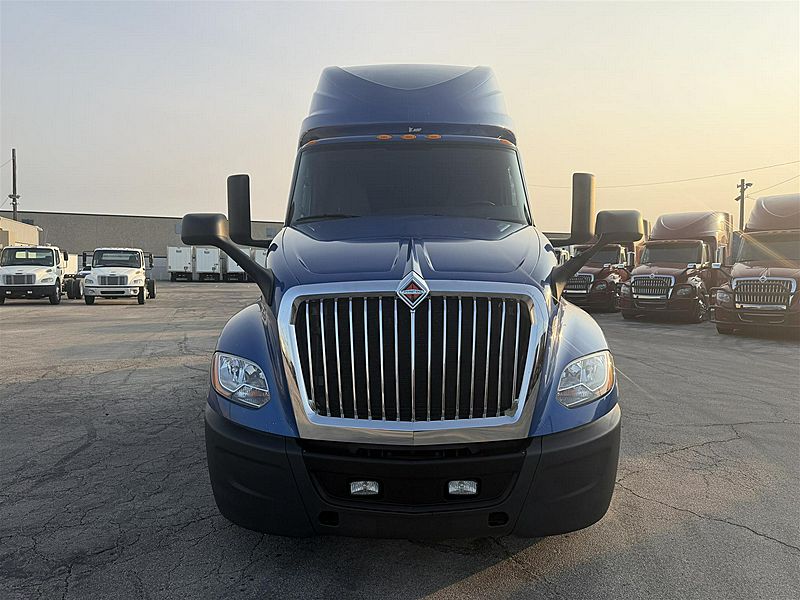 2022 International LT625