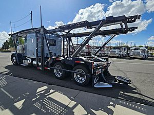 2017 Peterbilt 389 - Sleeper Truck