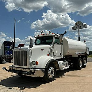 2016 Peterbilt 367 - Water Truck