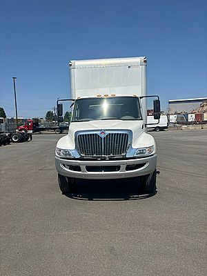 2017 International DuraStar 4300 - Box Van