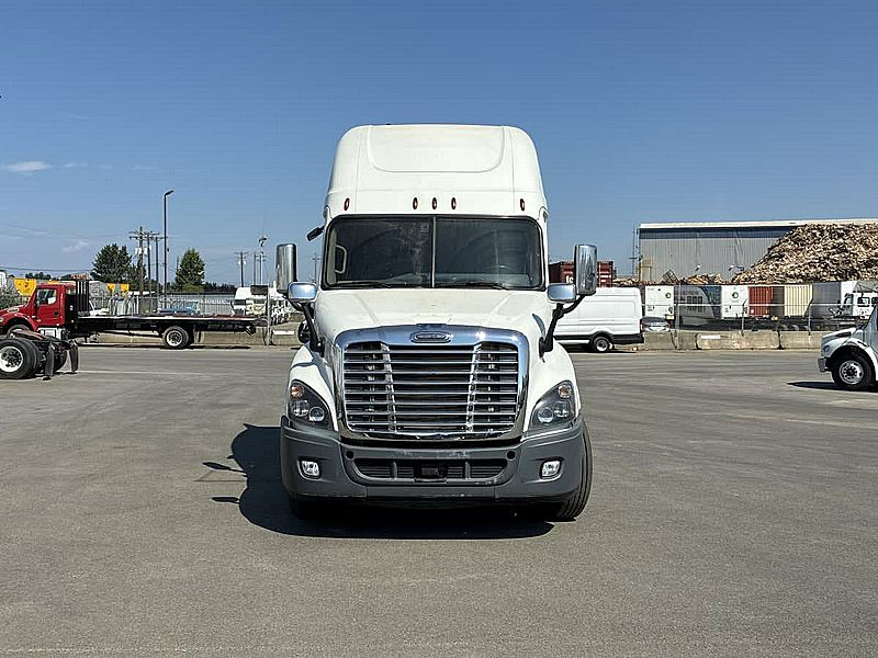2018 Freightliner CASCADIA 125
