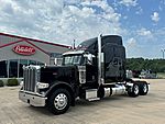 2022 Peterbilt 389