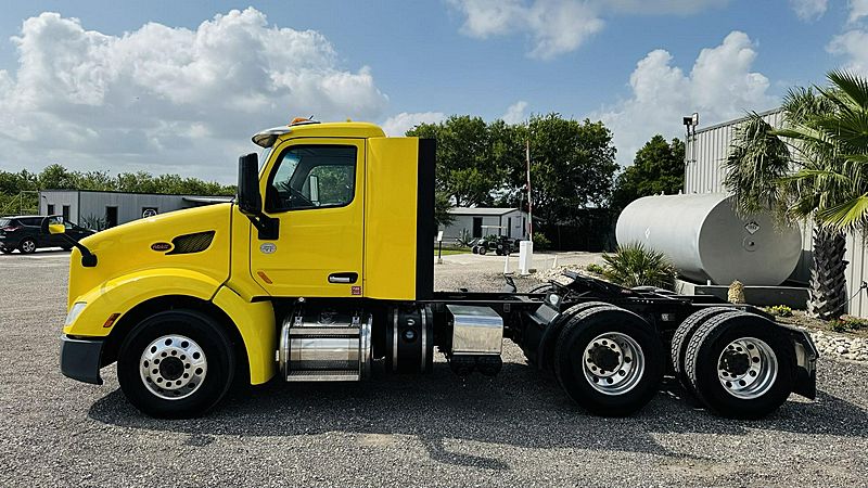 2021 Peterbilt 579