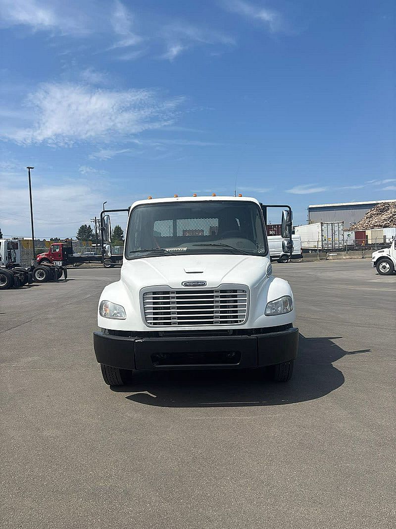 2017 Freightliner M2 106