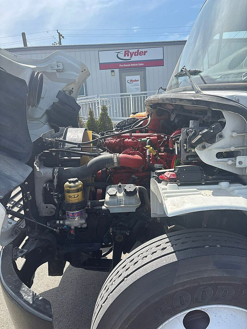 2017 Freightliner M2 106