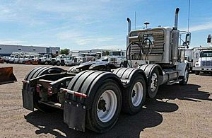 2006 Freightliner FLD 132 CLASSIC XL - Sleeper Truck 2006 Freightliner FLD 132 CLASSIC XL - Sleeper Truck