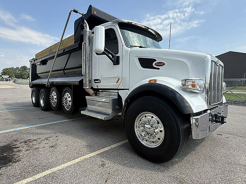 2020 Peterbilt 567