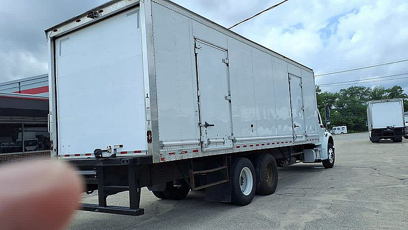 2018 Freightliner M2 106